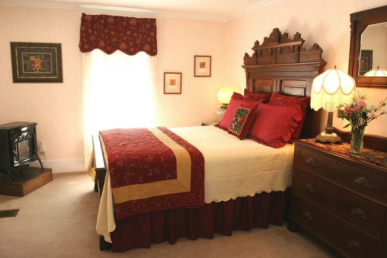 Isaiah Jones Homestead Bed And Breakfast