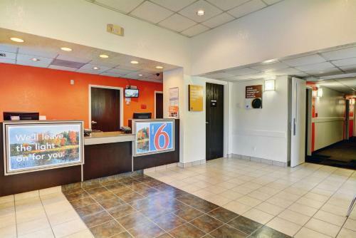 Motel 6 Providence East