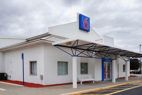 Motel 6 Providence East