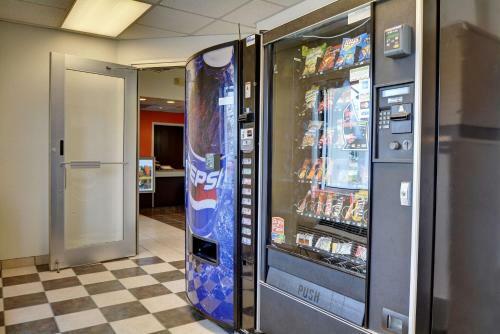 Motel 6 Providence East