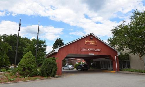 Sturbridge Host Hotel And Conference Center