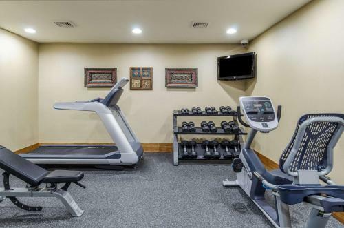 Hotel Comfort Inn & Suites West Springfield
