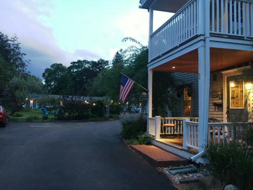 Maple Terrace Motel