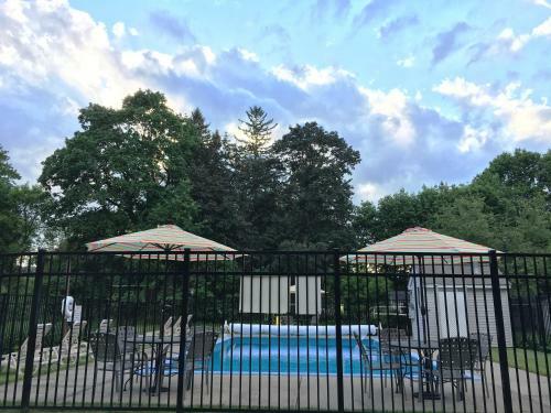 Maple Terrace Motel
