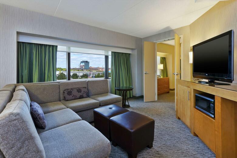 Hotel Hilton Suites Auburn Hills