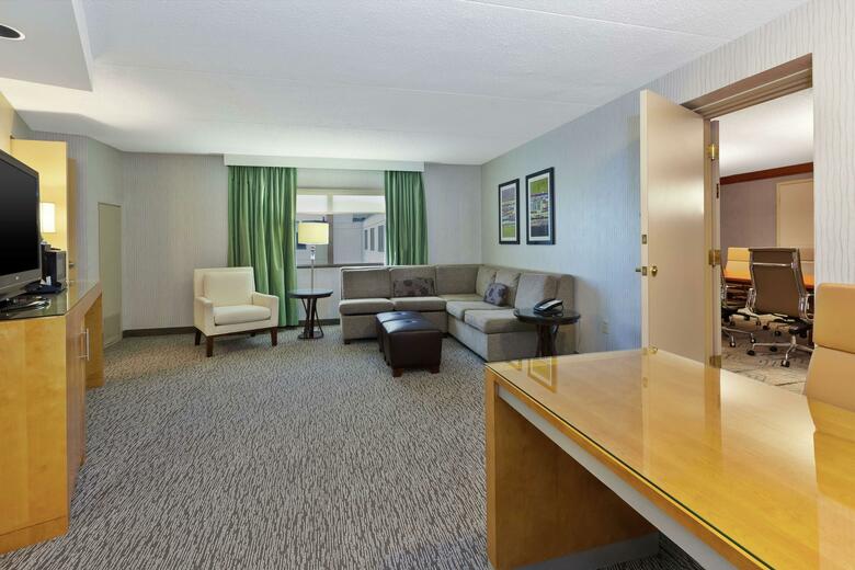 Hotel Hilton Suites Auburn Hills