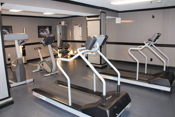 Hotel Baymont Inn & Suites Canton