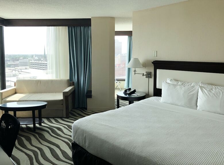 Hotel Crowne Plaza Detroit Downtown Riverfront