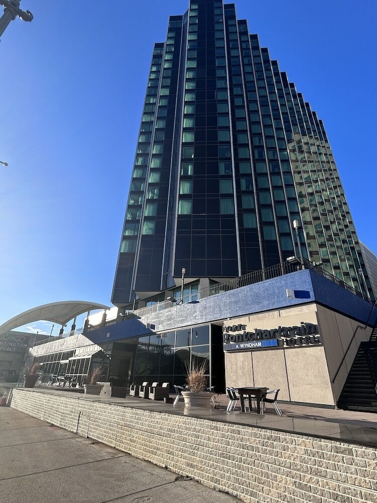 Hotel Crowne Plaza Detroit Downtown Riverfront