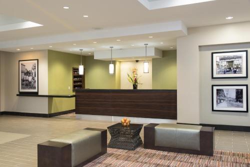 Hotel Doubletree By Hilton Grand Rapids-airport