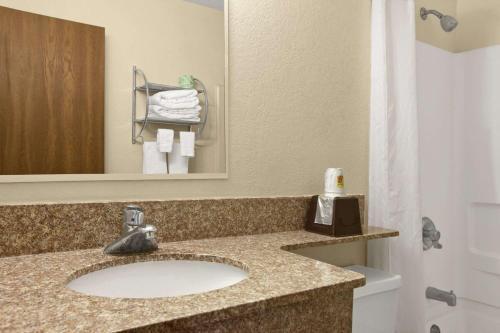 Motel Super 8 By Wyndham Jackson Mi