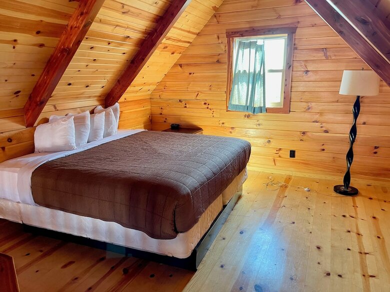 Hotel Cabins Of Mackinaw