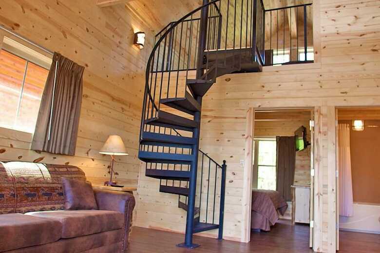 Hotel Cabins Of Mackinaw