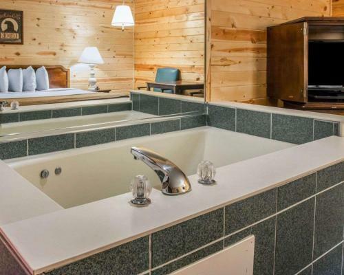 Hotel Econo Lodge Bayview