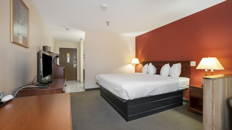 Hotel Days Inn & Suites By Wyndham Mt Pleasant