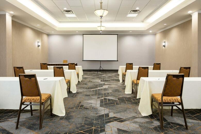 Hotel Sheraton Detroit Metro Airport