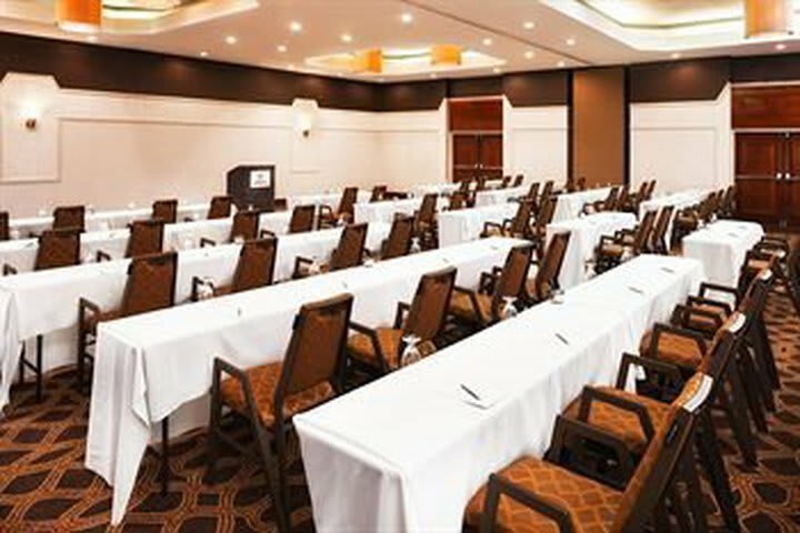 Hotel Sheraton Detroit Metro Airport