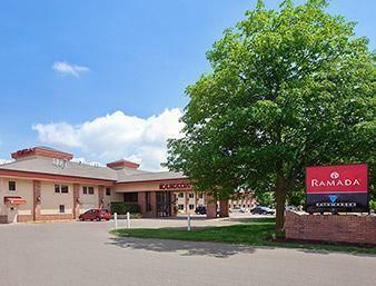 Ramada Saginaw Hotel & Suites