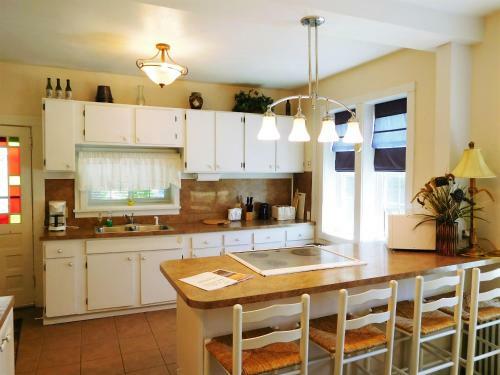 Apartamento The Chattelle House, House At Saint Ignace