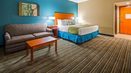 Hotel Baymont Inn And Suites Warren