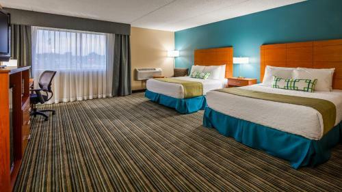 Hotel Baymont Inn And Suites Warren