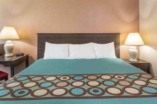 Hotel Super 8 By Wyndham Austin Mn