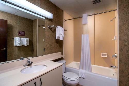 The Suites Hotel At Waterfront Plaza