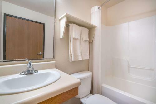 Hotel Days Inn And Suites Rochester