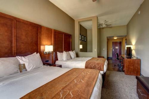 Hotel Comfort Suites Batesville
