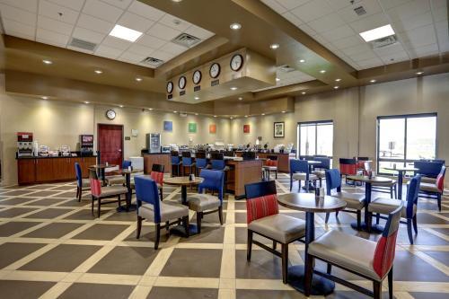 Hotel Comfort Suites Batesville