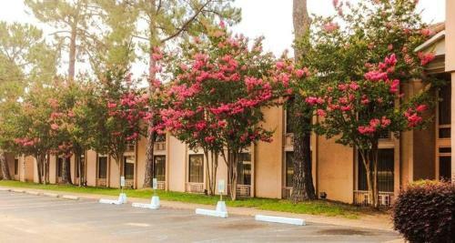 Regency Hotel & Conference Center