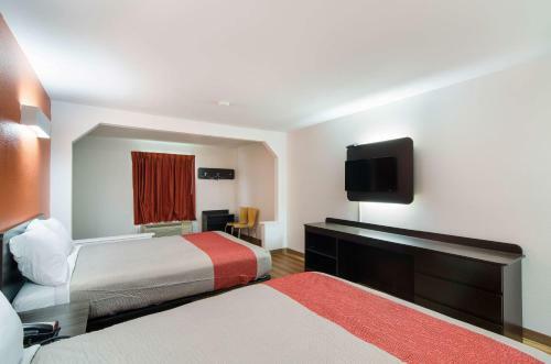 Hotel Deluxe Inn & Suites - Moss Point