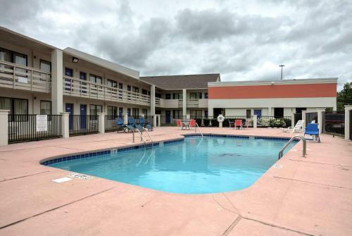 Motel 6 - Tupelo