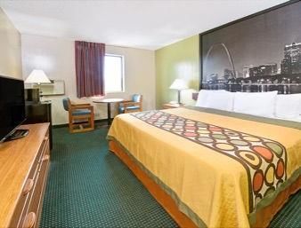 Hotel Super 8 Eureka/six Flags Nearby