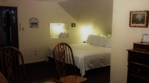 Posada Harbor Haus Inn & Suites