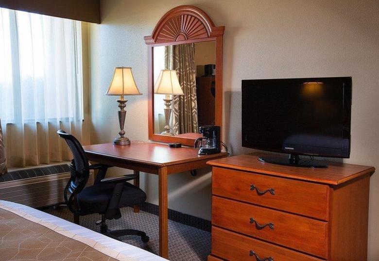 Best Western Plus The Charles Hotel