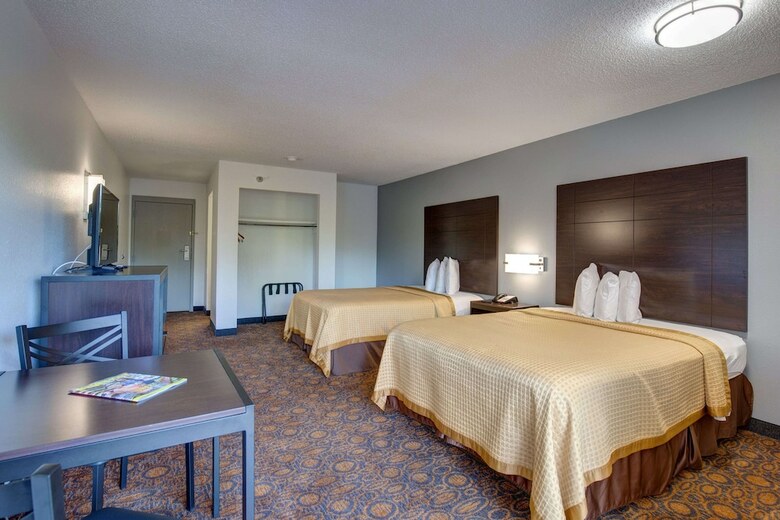 Hotel Southern Oaks Inn