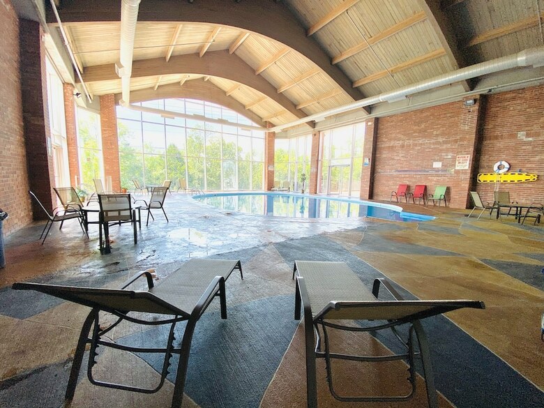 Hotel Southern Oaks Inn