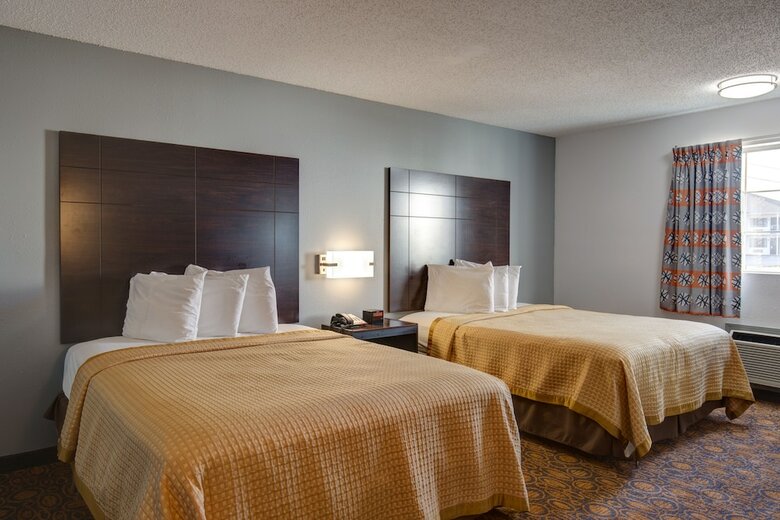 Hotel Southern Oaks Inn