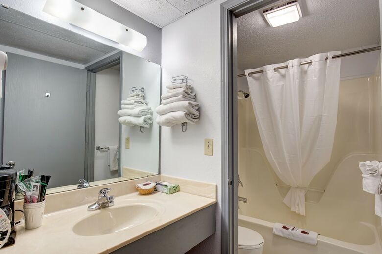 Hotel Southern Oaks Inn