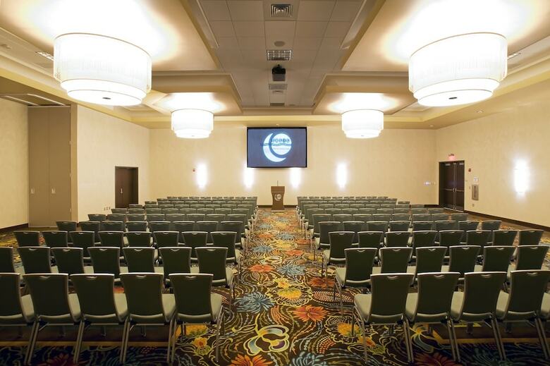 Ramada Plaza Hotel & Oasis Convention Center