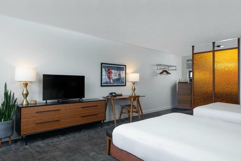 Royal 7 Budget Inn Motel