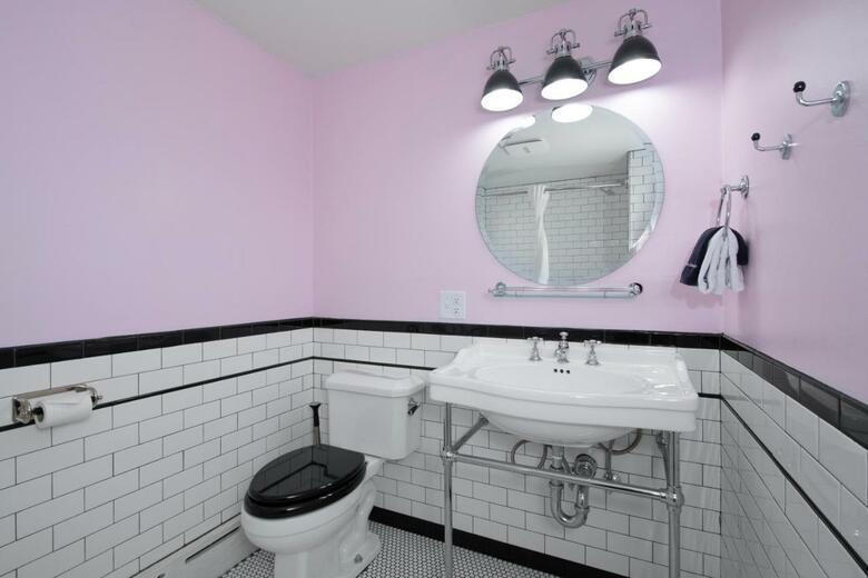 Royal 7 Budget Inn Motel