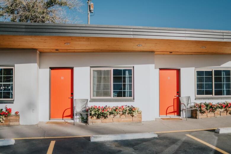 Royal 7 Budget Inn Motel