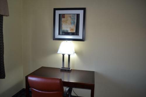 Hotel Countryside Inn & Suites