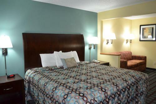 Hotel Countryside Inn & Suites