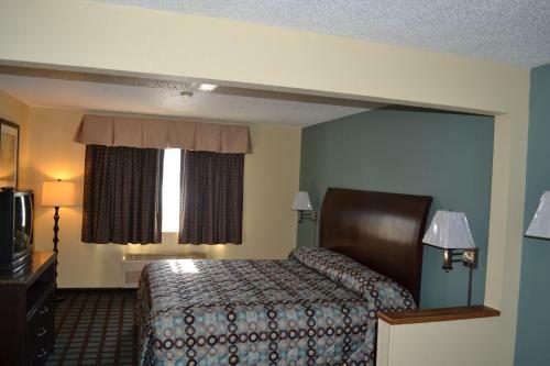 Hotel Countryside Inn & Suites