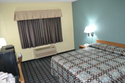 Hotel Countryside Inn & Suites