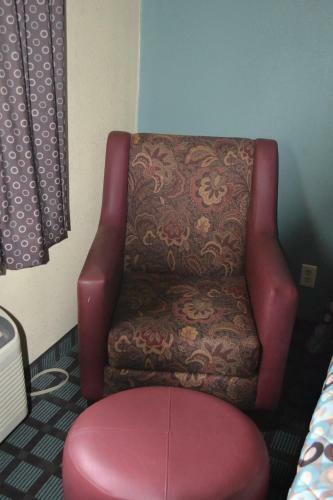 Hotel Countryside Inn & Suites