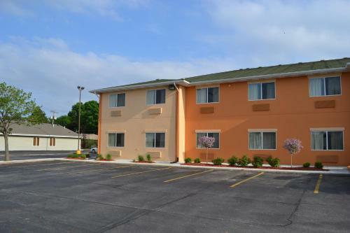 Hotel Countryside Inn & Suites
